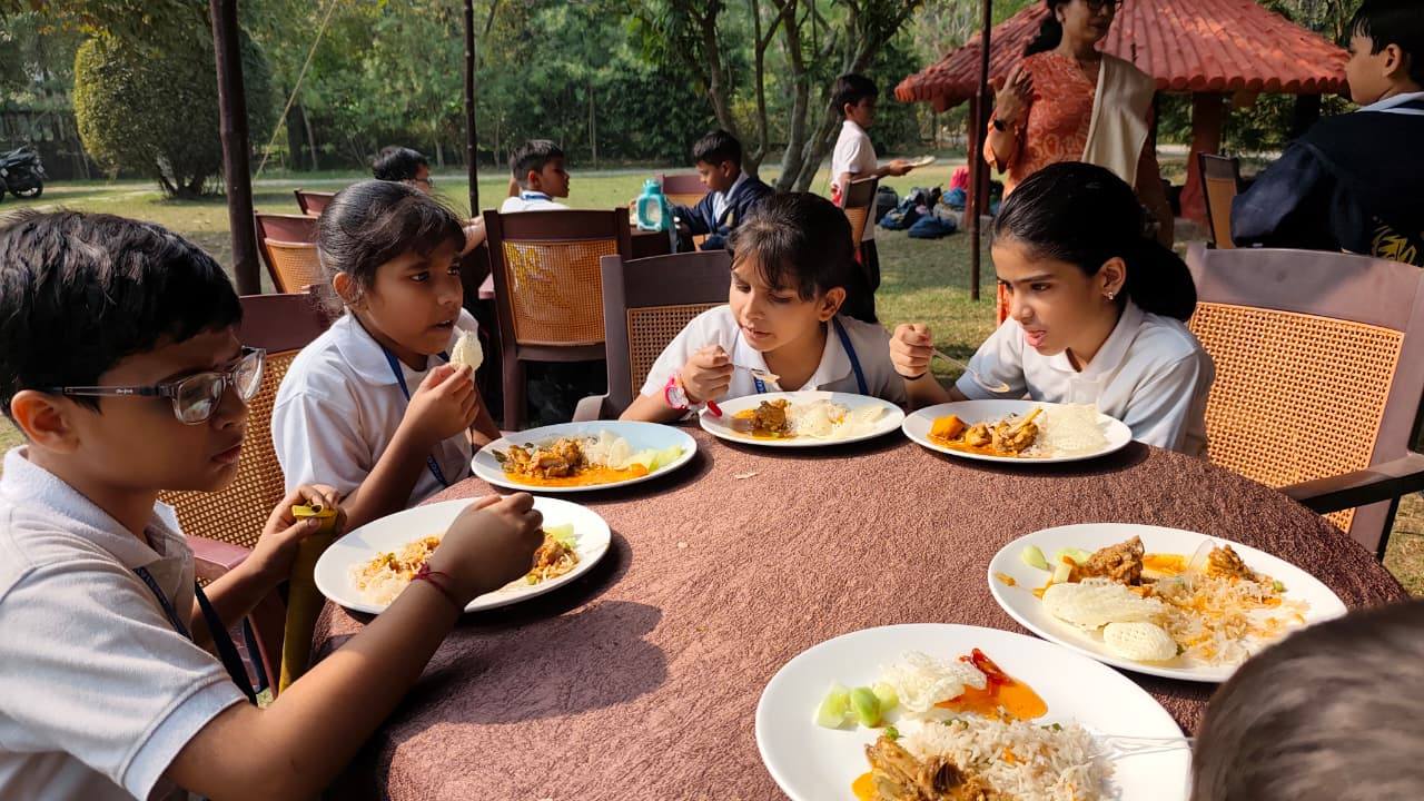 🌞 School Picnic 2025 | Apeejay School Park Street 🌞