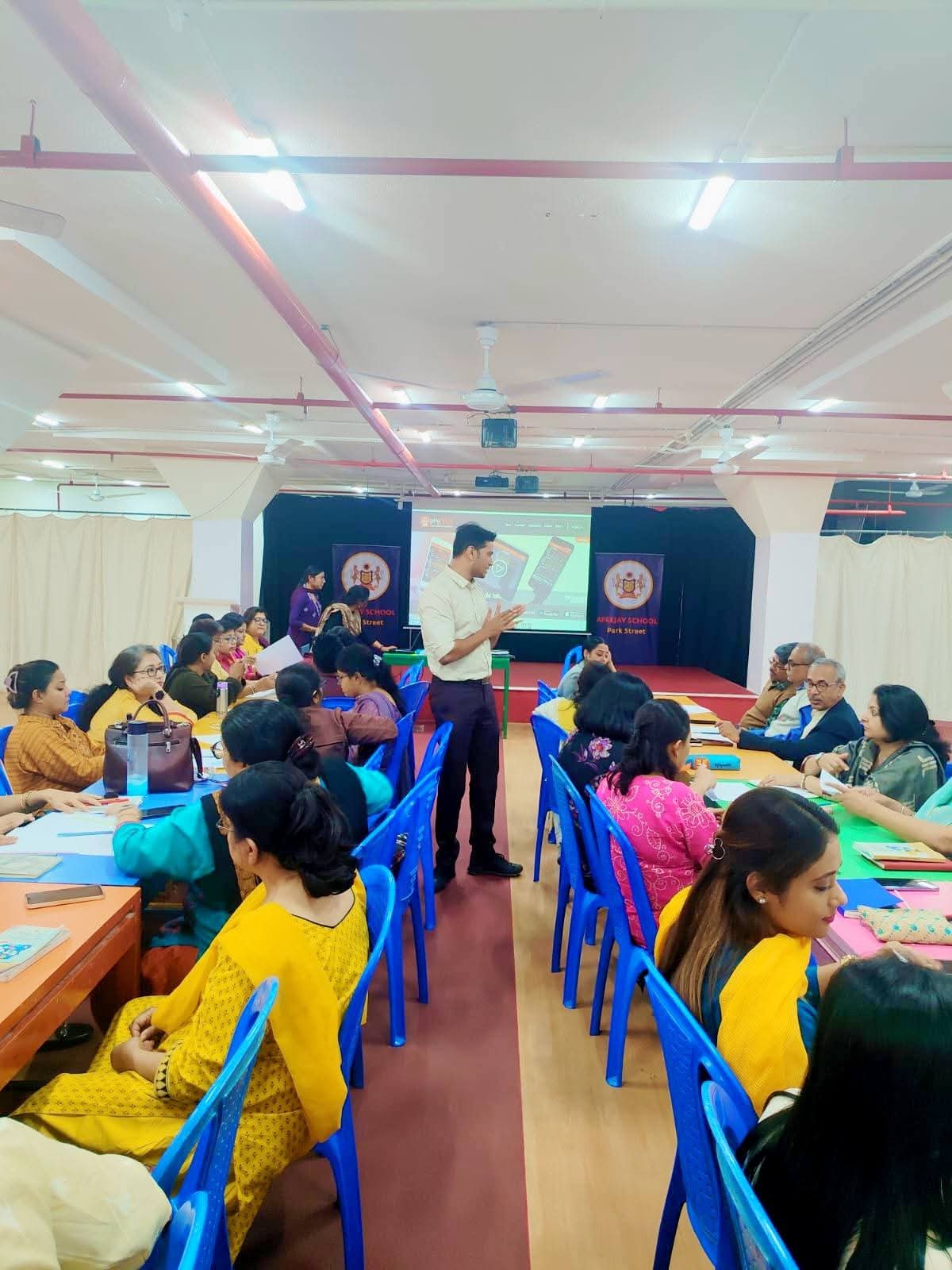 🌟 Science & Mathematics STEM Workshop at Apeejay School Park Street 🌟
